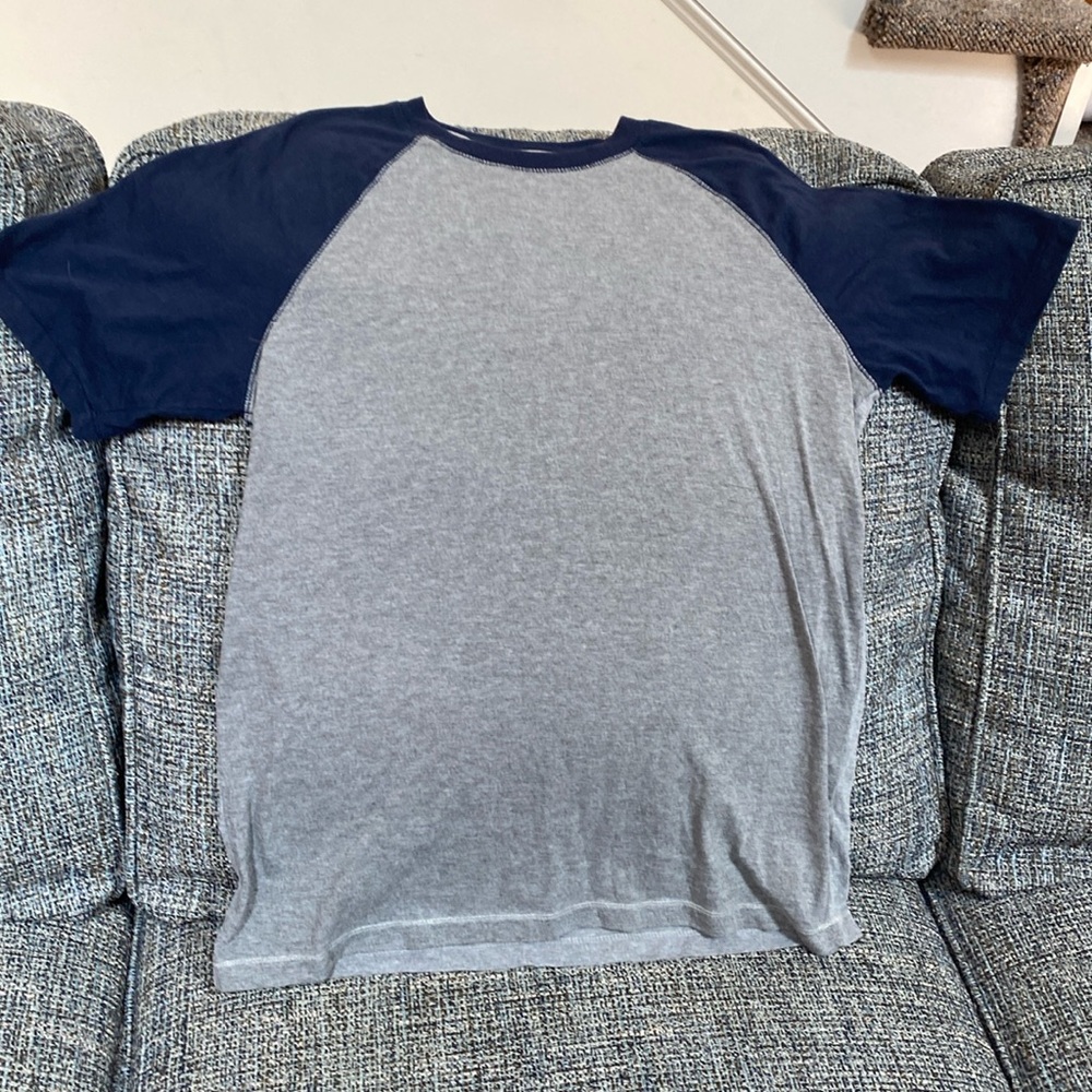 Urban Pipeline Gray & Navy T-Shirt, Size Youth XL